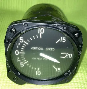 7000-C32 Cessna 16455 Vertical Speed Indicator C661080-0101 Gauge (CORE)